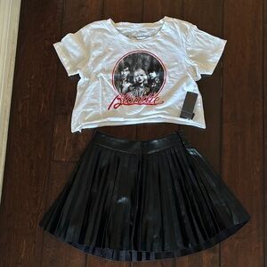 Katie J NYC Black Pleated faux leather skirt size l